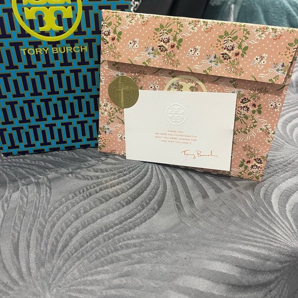 3 Boxes for the price of 1 Tory Burch one of them it’s for shoes - Picture 4 of 4